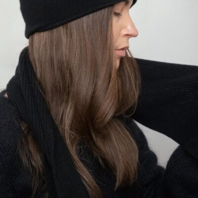 Knitwear Katri Niskanen  | Ribbed Cashmere Scarf, Black